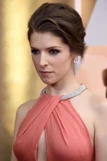 Anna kendrick pokies