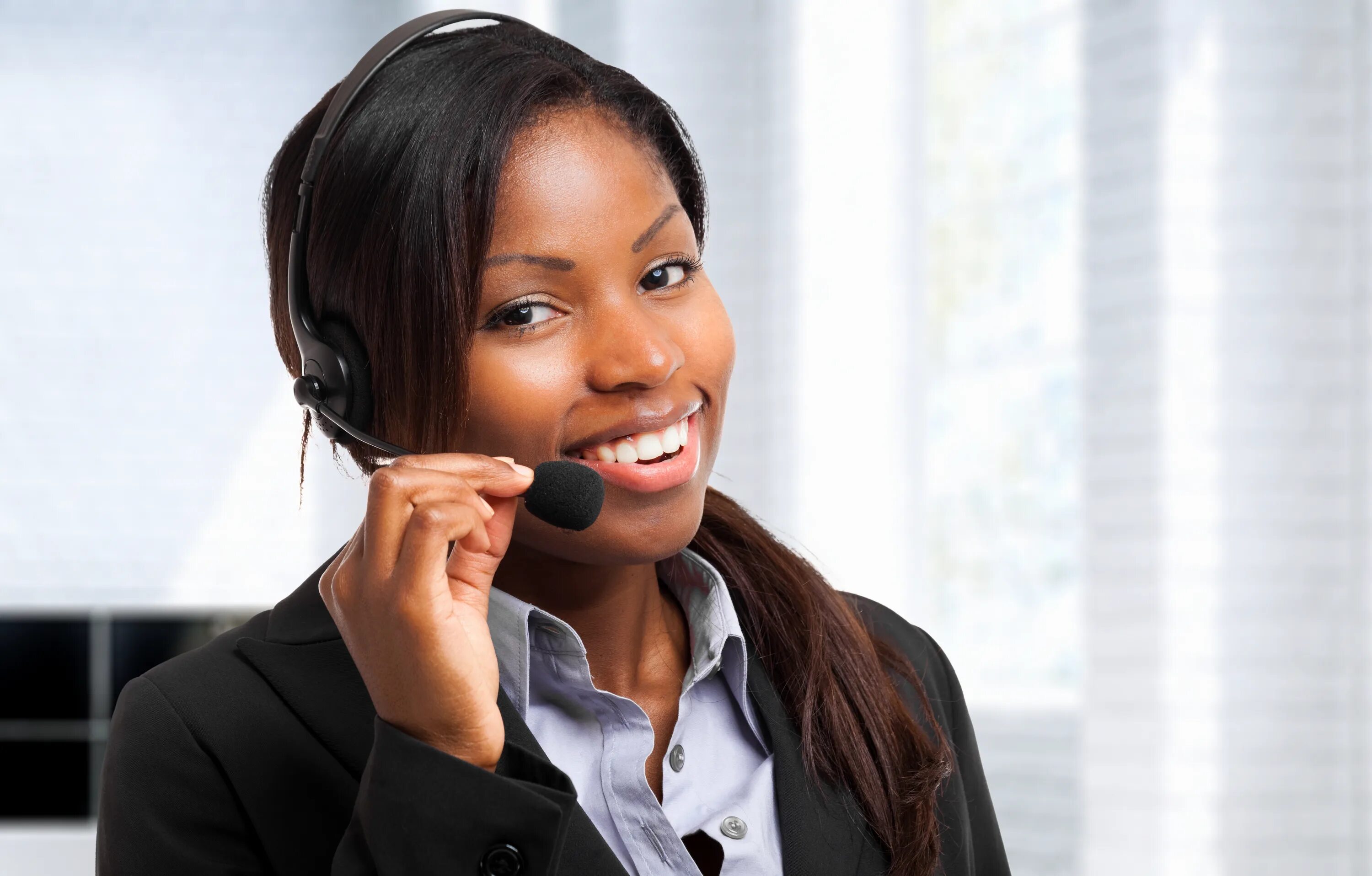 Call Center in Africa. Негритянка и колл центр. Customer service Black. Black Business woman. Africa calling