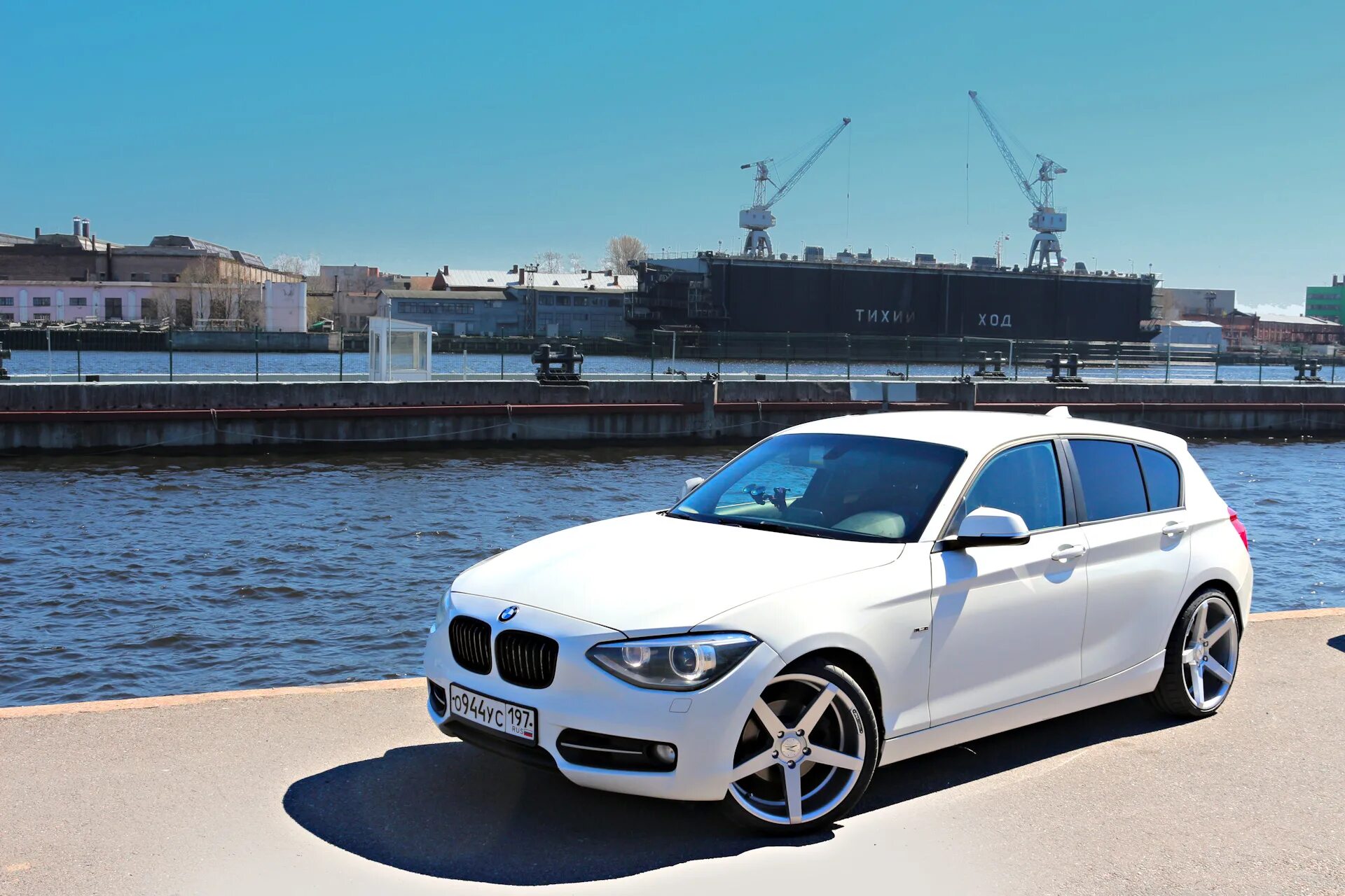 BMW 1. БМВ 1 на 19 дисках.