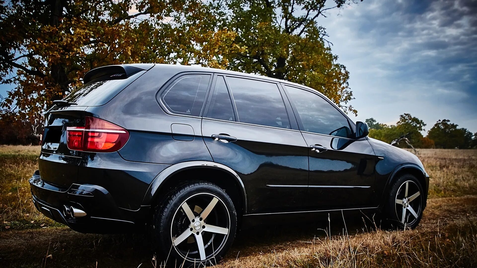 Х 5 х 3х 19. БМВ Икс 5 е 70. BMW x5 r19. БМВ х5 2008. БМВ х5 е70 r19.