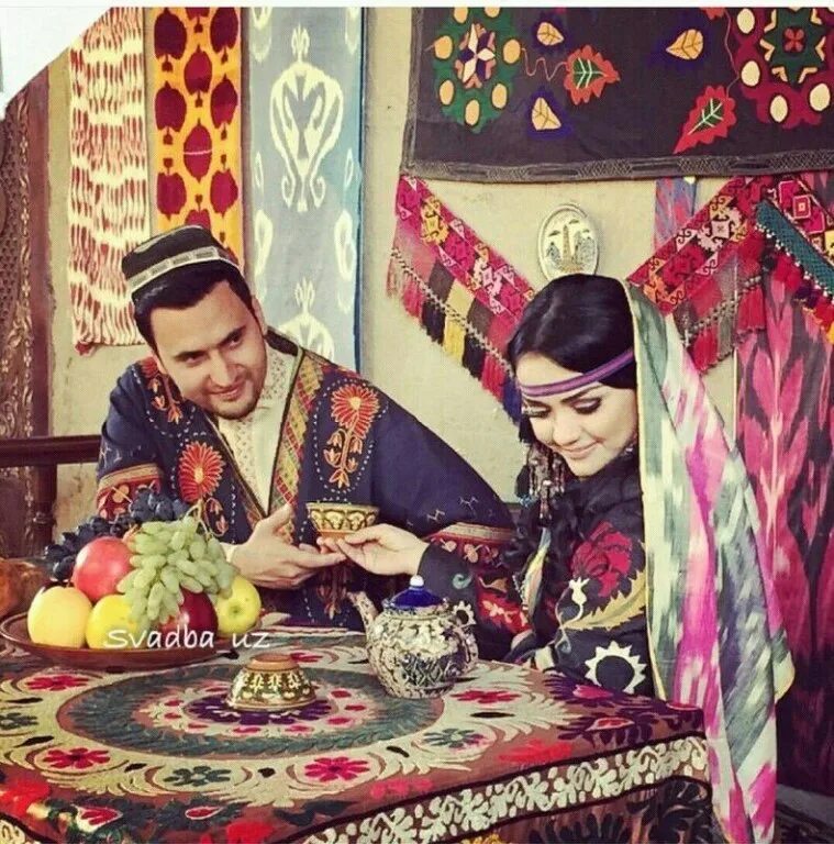 Узбекский чимилдик. Узбекская семья. Фарзона раупова. Оила тч. Семья узбеков.