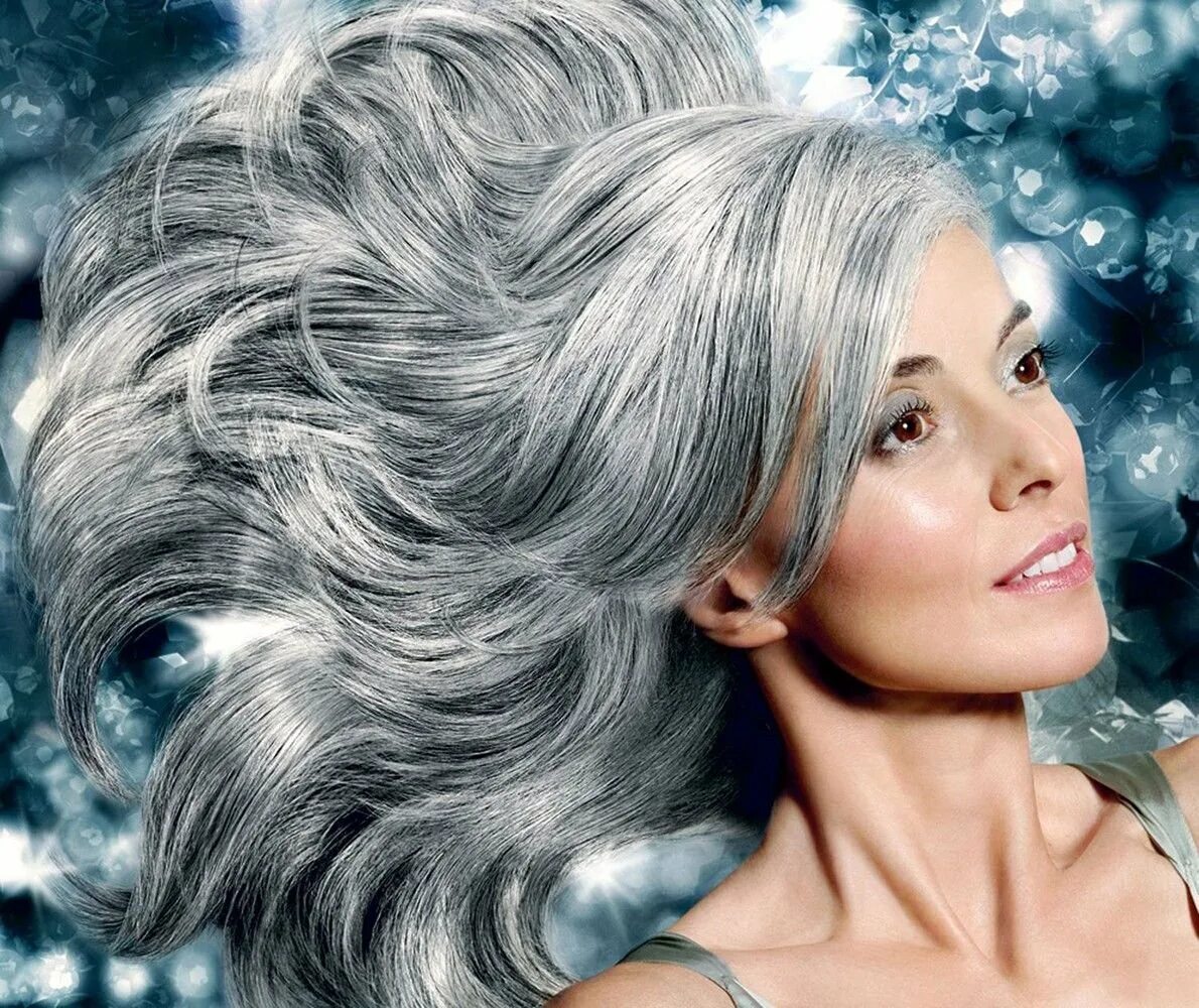 Короткие седые волосы. Стильные стрижки для женщин 50+. Длинные пепельные волосы. Пепельный тотал блонд. Мелирование седых волос.