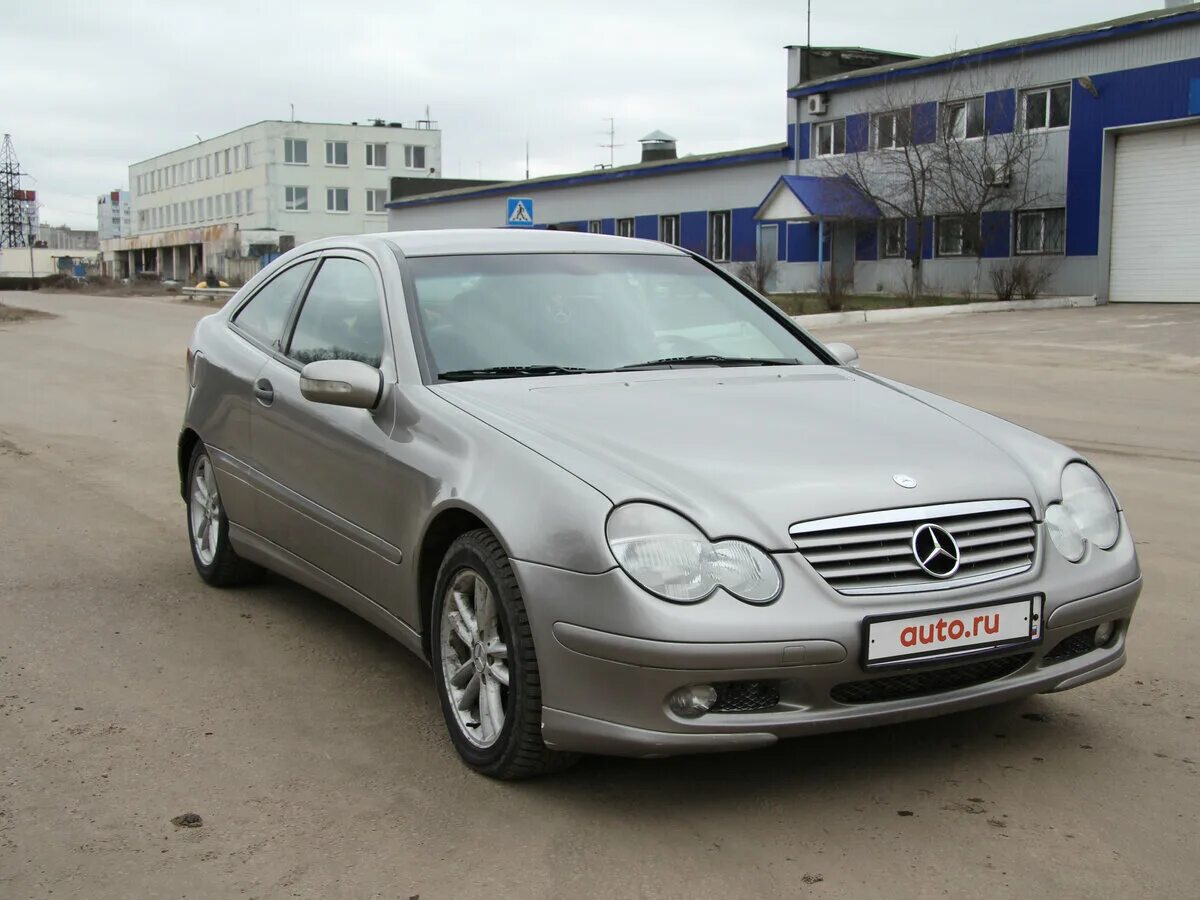 Mercedes-benz c-class 2003. Мерседес 203 2003. Тормоза w203 c32 amg. Мерседес w203 2003 год. Мерседес 203 2003.