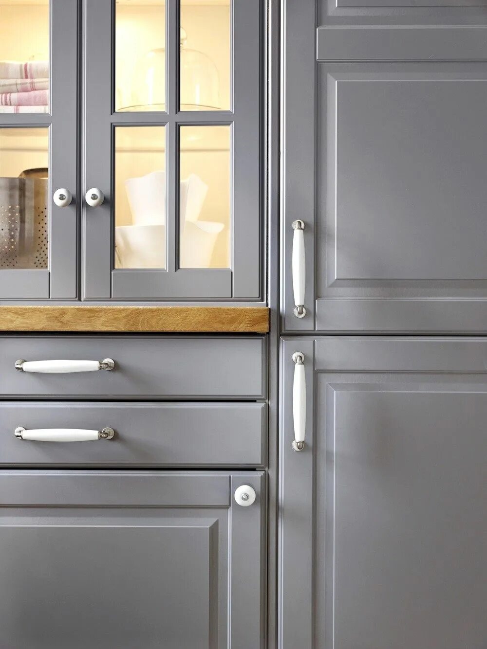 Икеа кухни воксторп под грецкий орех. Фасады торхэмн икеа. Веддинге икеа белый-белый. Кухонные дверцы икеа. Кухня икеа будбин белая.