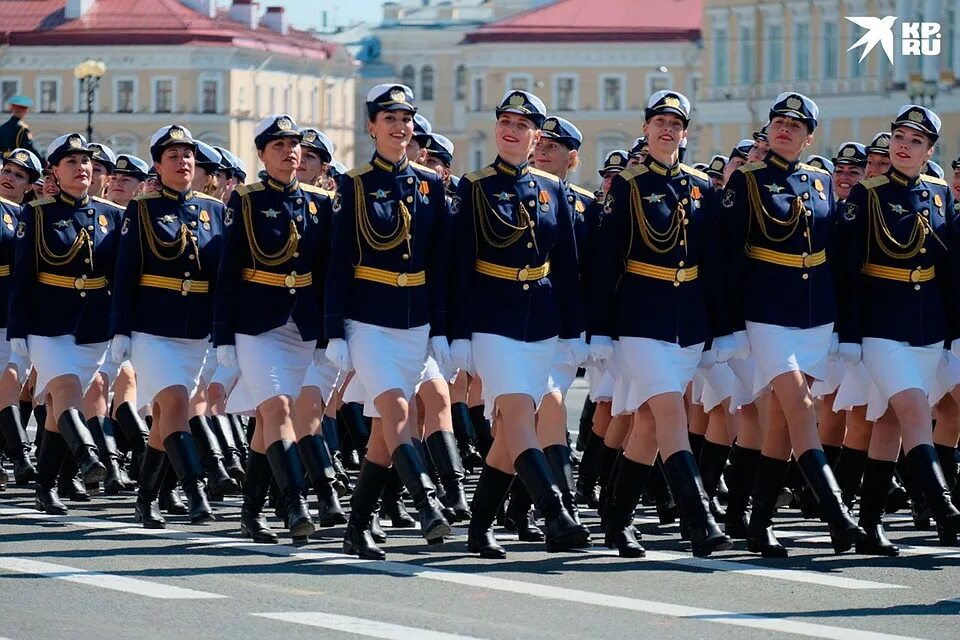 ТОВВМУ парад Победы. Девушки на параде. Девочка на параде Победы. Девушки на параде Победы. Парад девушек видео