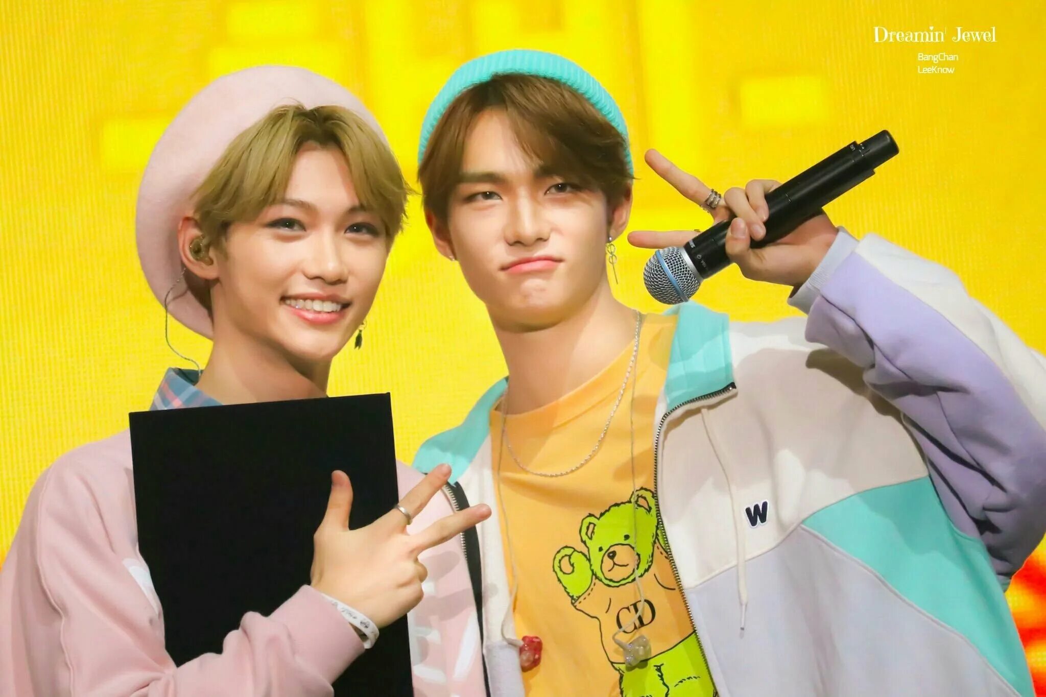Обои с феликсом и хенджином. Феликс и хёнджин stray kids. парные обои феликс и хенджин. lee felix 2025 фото. портрет карандашом stray kids hyunjin.