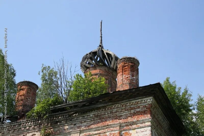 Ярославская область Тутаевский район Малахово Церковь Рождества Христова Фотогра