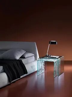 Стеклянные прикроватные столики