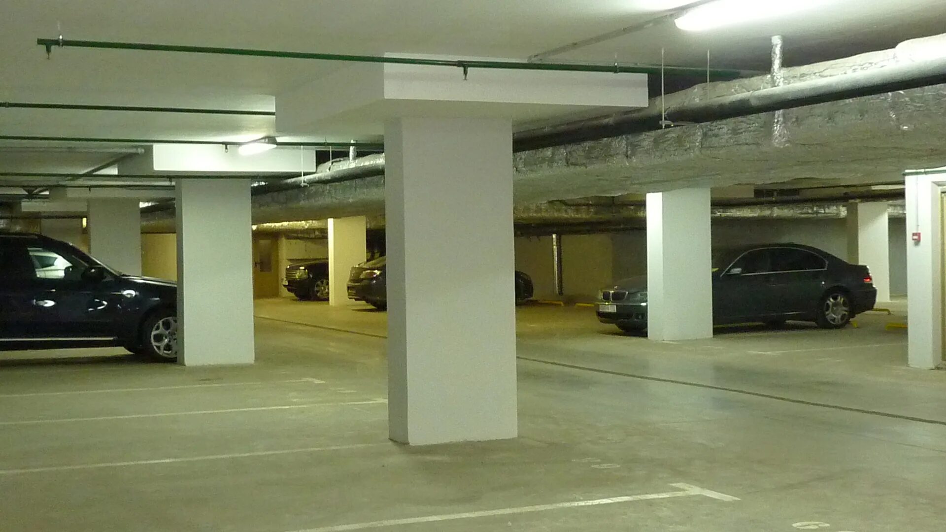 Машиноместа в новостройках москвы. Машиноместа в новостройках москвы. Подземные паркинги в жилых домах. Рябиновая 3к1 офис. Машиноместа в новостройках москвы.