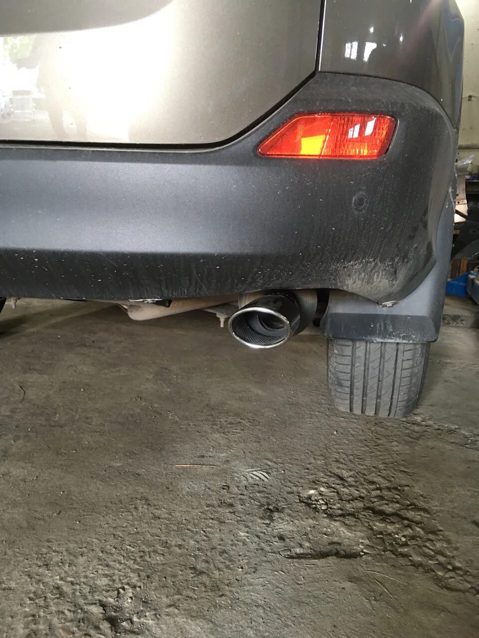 насадка на глушитель toyota rav4 2020. рав 4 2010 выхлопная труба. насадки на глушитель рав 4 ха 50. насадки на глушитель toyota rav 4 xa50. насадка глушителя рав 4.