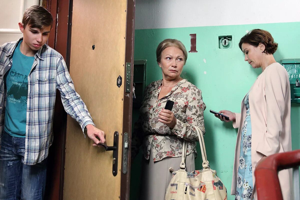 Больше чем врач 2016. Больше чем врач сериал. украинский сериал про докторов. врачиха сериал кадры. украинский сериал про медиков.