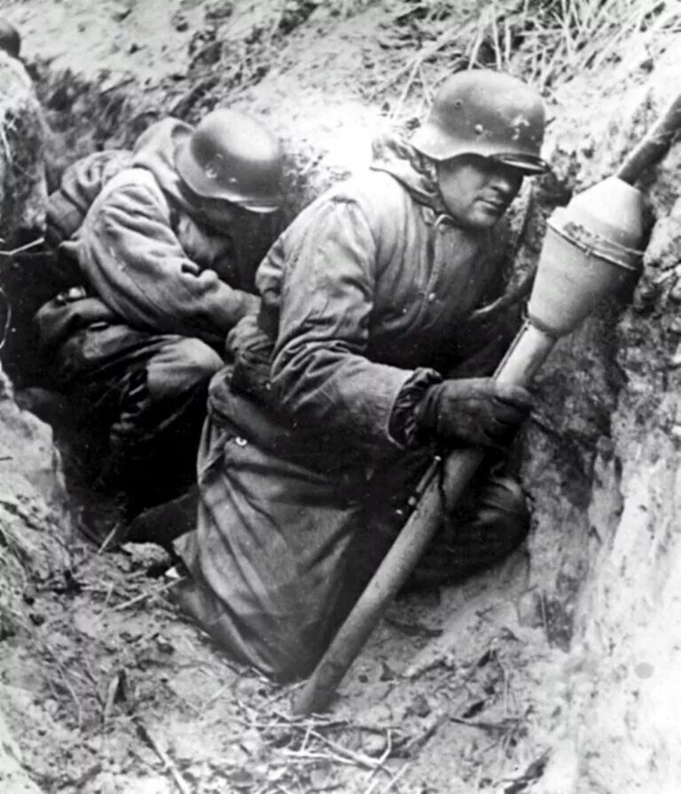 Бои в траншеях. Бои в траншеях. Бои в траншеях. Бои в траншеях. Немецкий фаустпатрон второй мировой войны.