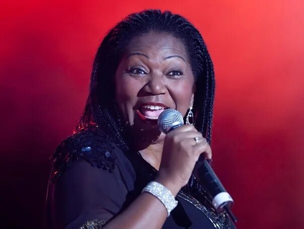 ДЕНЬ РОЖДЕНИЯ ОТМЕЧАЕТ -ЛИЗ МИТЧЕЛЛ "ЗОЛОТОЙ ГОЛОС "BONEY M". Лиз Ми́тчелл (англ.