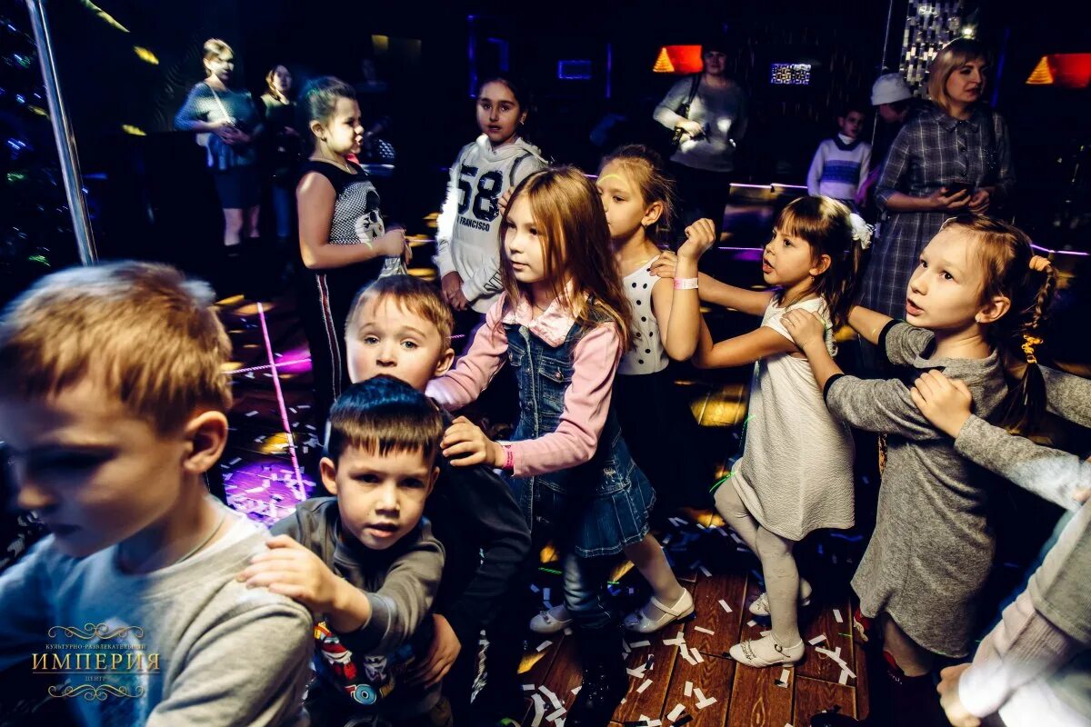 нового дискотека детская. детские дискотеки. новогодняя дискотека для детей. детский праздник дискотека. дискотека для школьников.