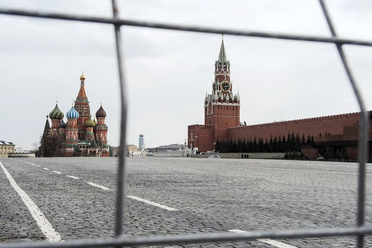 Кремль стреляли. Красная площадь Москва без людей. Столица Москва красная площадь. Кремль красная площадь 9 мая. Красная площадь Москва пустая.