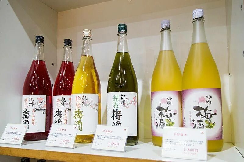 Японское вино. Umeshu саке. японское сливовое вино умэсю. умэнисики умэсю. японские фруктовые вина.