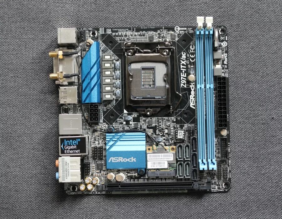 Lga 1150. Материнская плата asrock 1150 сокет. Asus 1150 материнская плата. Socket 1150 материнские платы lga1150. Asus b85m-e.