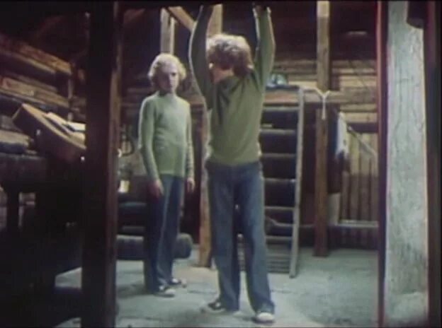 Приключения электроника актеры. Мы дети нам хочется гулять видео. Танец мы маленькие дети. Танец нам хочется гулять. Фото мы маленькие дети нам хочется гулять.