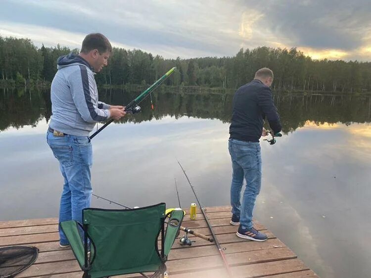 Озеро мещерово ярославль рыбалка. Платная рыбалка в ярославле красный профинтерн фото. Платная рыбалка в ярославле. Озеро драчково рыбалка. Красный профинтерн ярославль рыбалка.