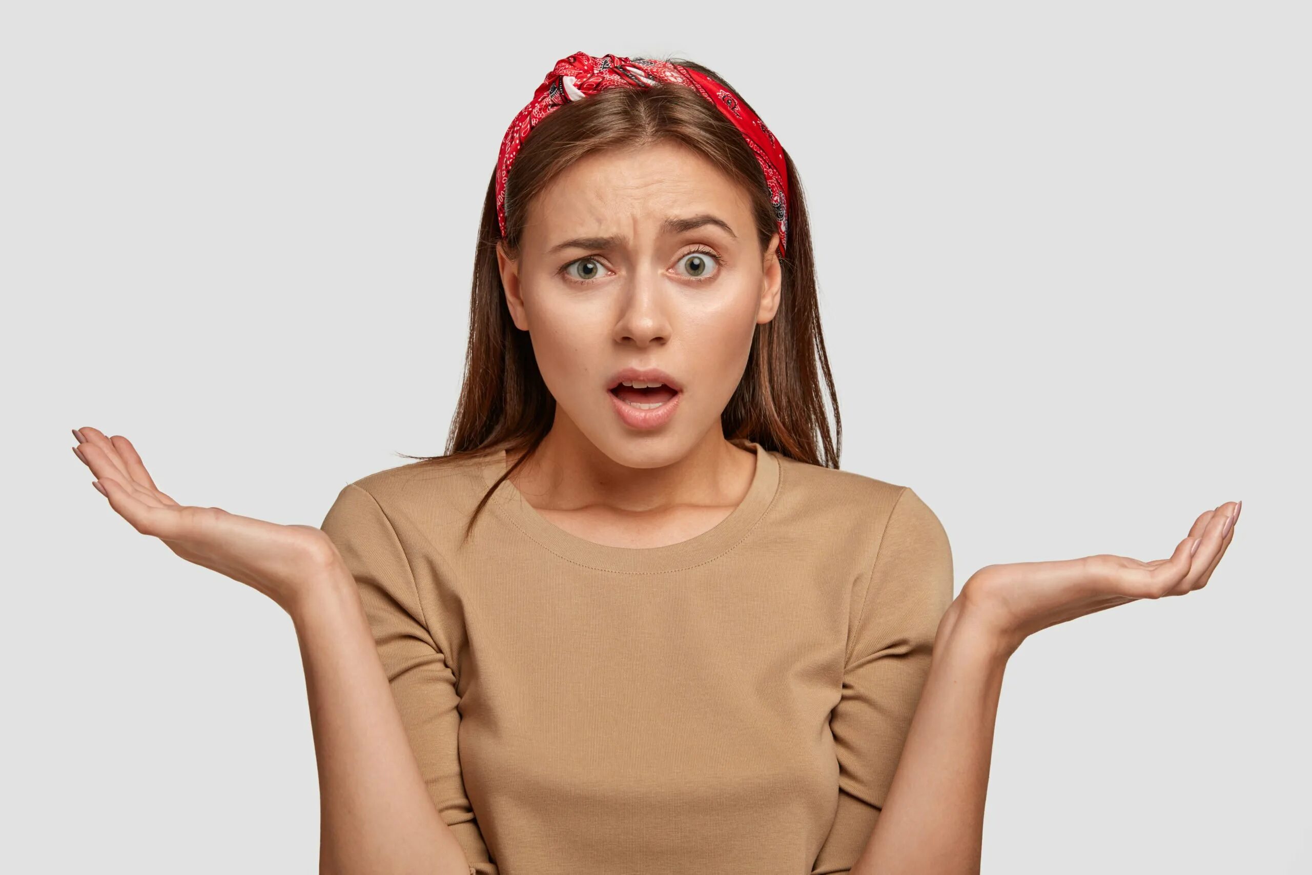 До ею. Кровать высказывания. Эмоция недоумение. Девушка вспоминает. Красота рядом цитаты.