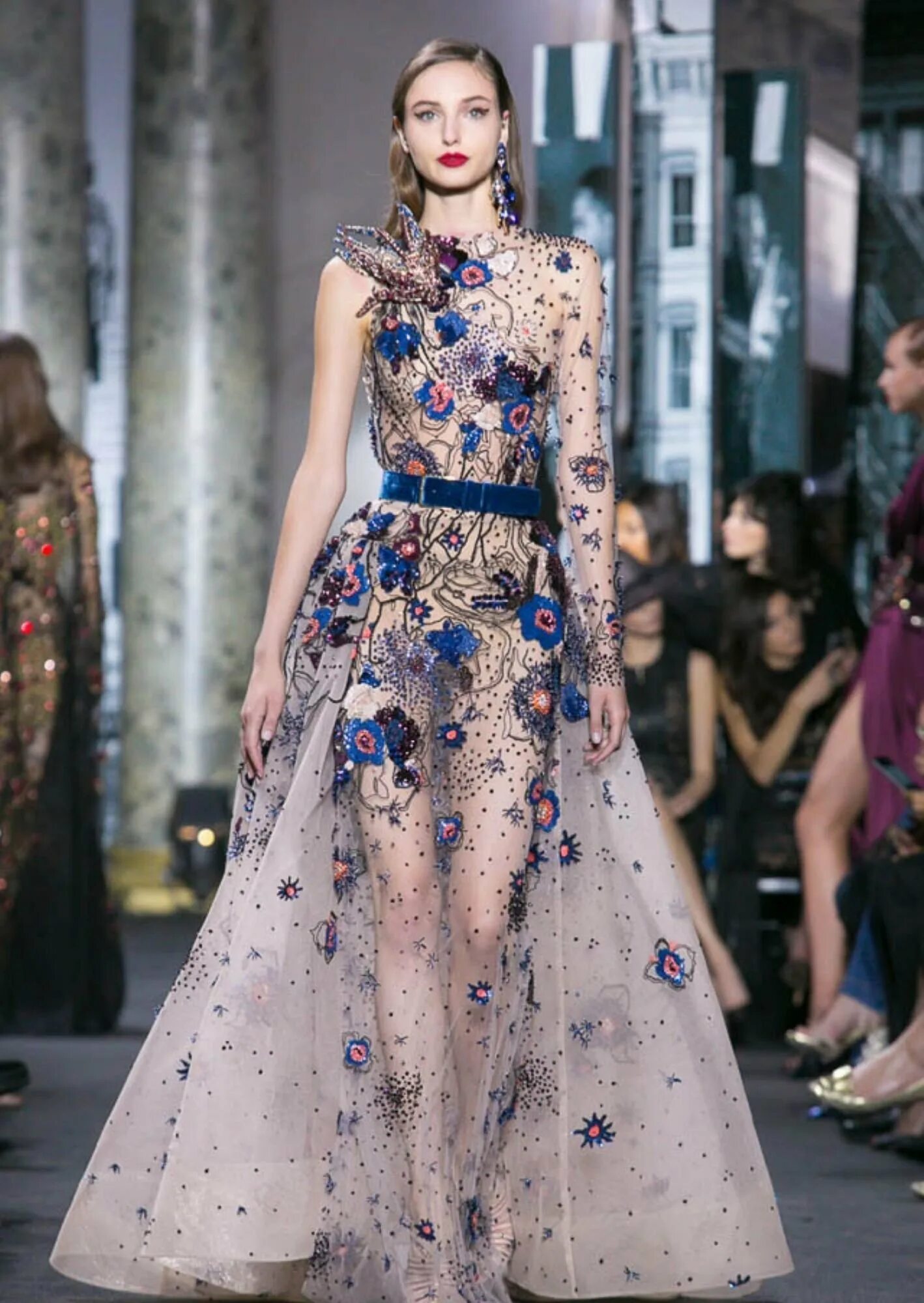 Лет платья 2017. Elie saab haute couture. эли сааб платья 2016-2017. платья от кутюр elie saab. платья эли сааб 2019 2025.
