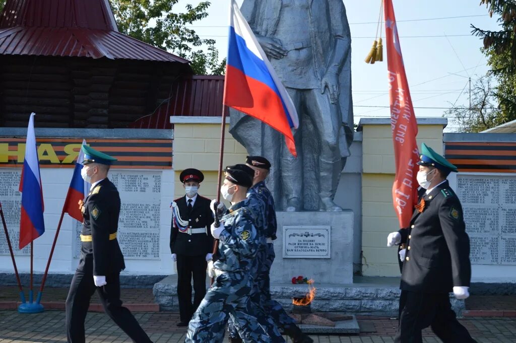 Прогноз погоды стародуб на неделю. Вечный огонь Стародуб. День города Стародуб 2020. Военные в городе Стародубе. Военные в городе Стародубе 9 мая.