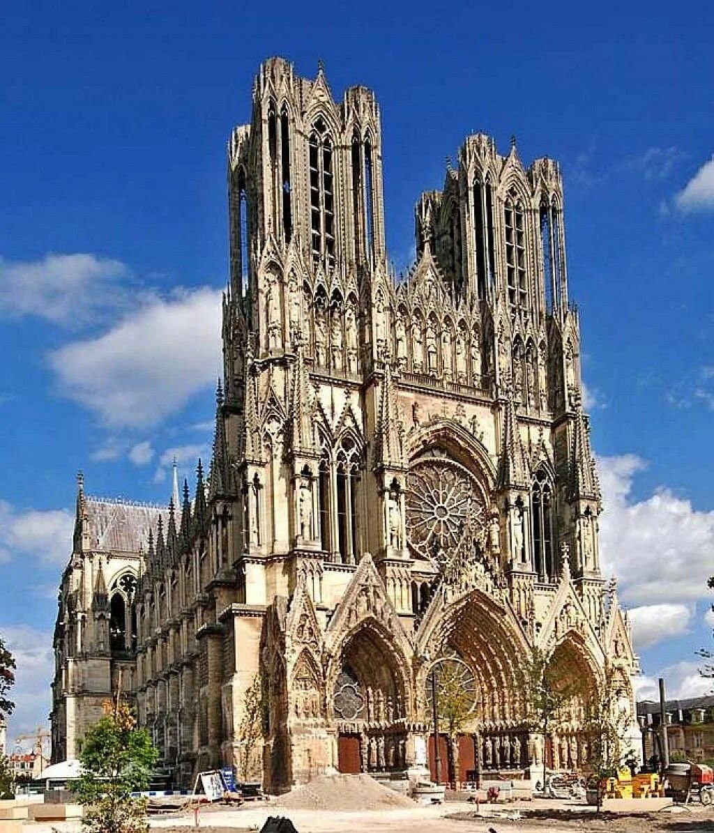 Соборы франции. Соборы франции. Реймсмс готический соб. Соборы франции. Франция храм парижской богоматери.