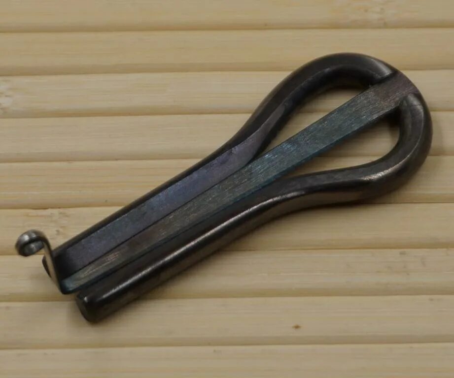 Татарский инструмент кубыз. Варган кубыз кованый. Башкирский народный инструмент кубыз. Кубыз щипковый музыкальный инструмент. Кубыз щипковый музыкальный инструмент.