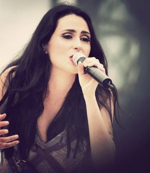Den adel перевод. Sharon певица. Sharon певица. Den adel перевод. Within temptation шэрон.