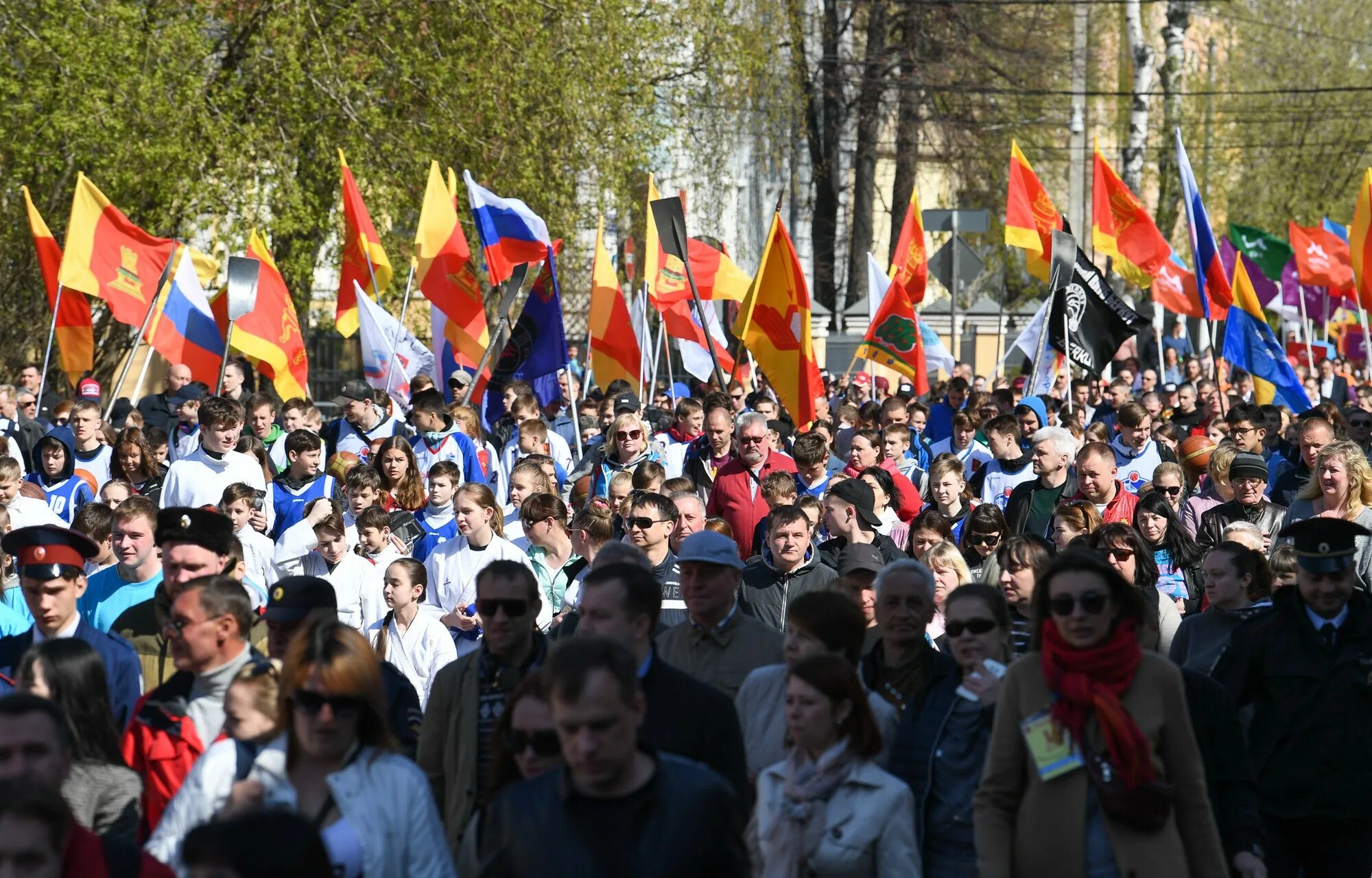 Демонстрация партии. Демонстрация. участие в демонстрации. люди на демонстрации. 1 мая тверская область.