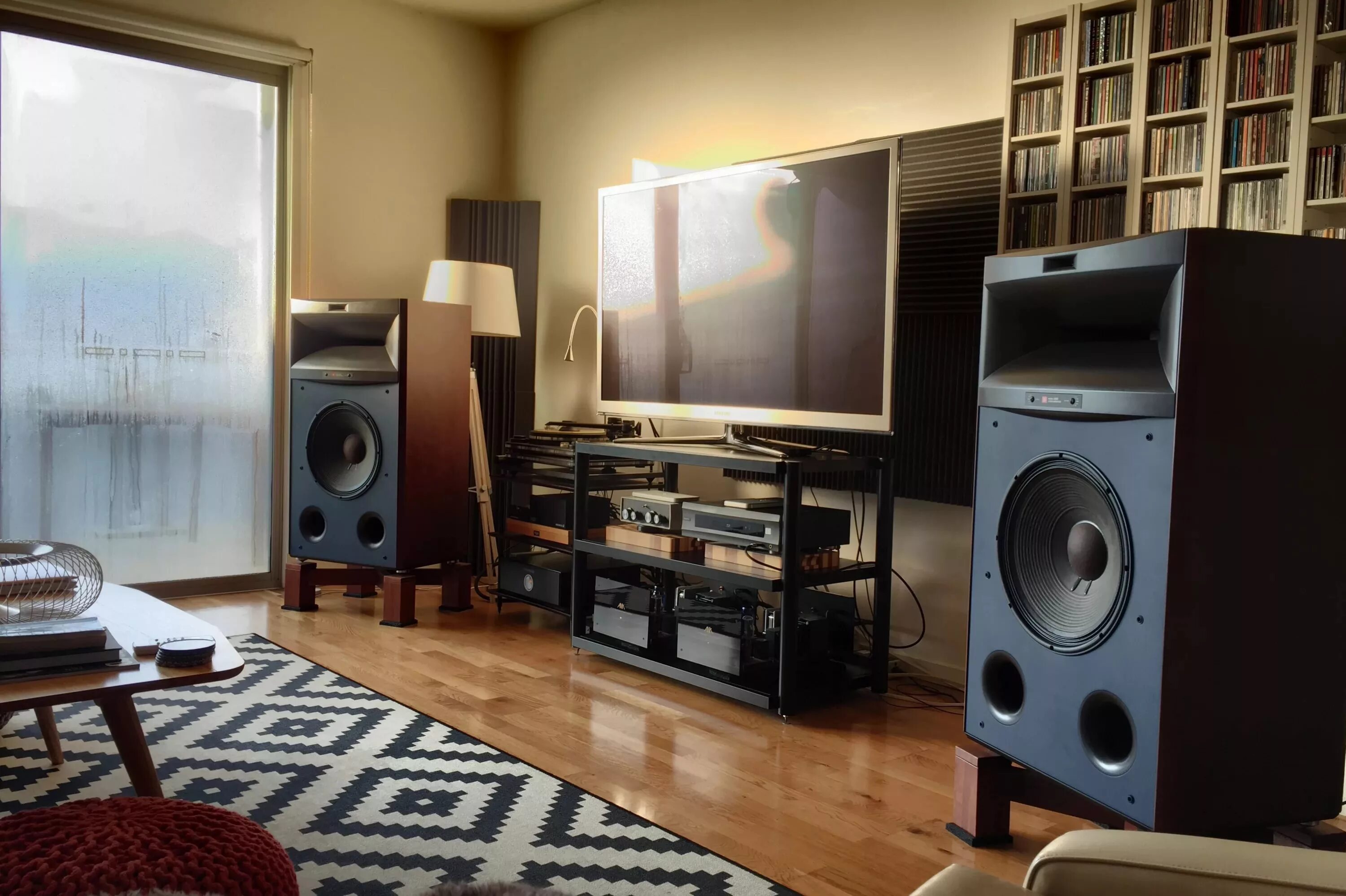 Timeline Photos - High End Audio For The Passionates Maison, Déco maison, Home t