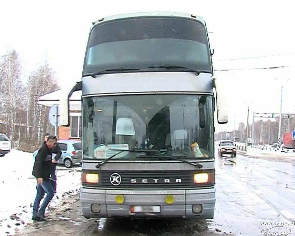 Водитель междугороднего автобуса. Автобус Тобольск. Тюмень автовокзал водителей. Тюмень автовокзал автобусы. Работа екатеринбург водитель межгород