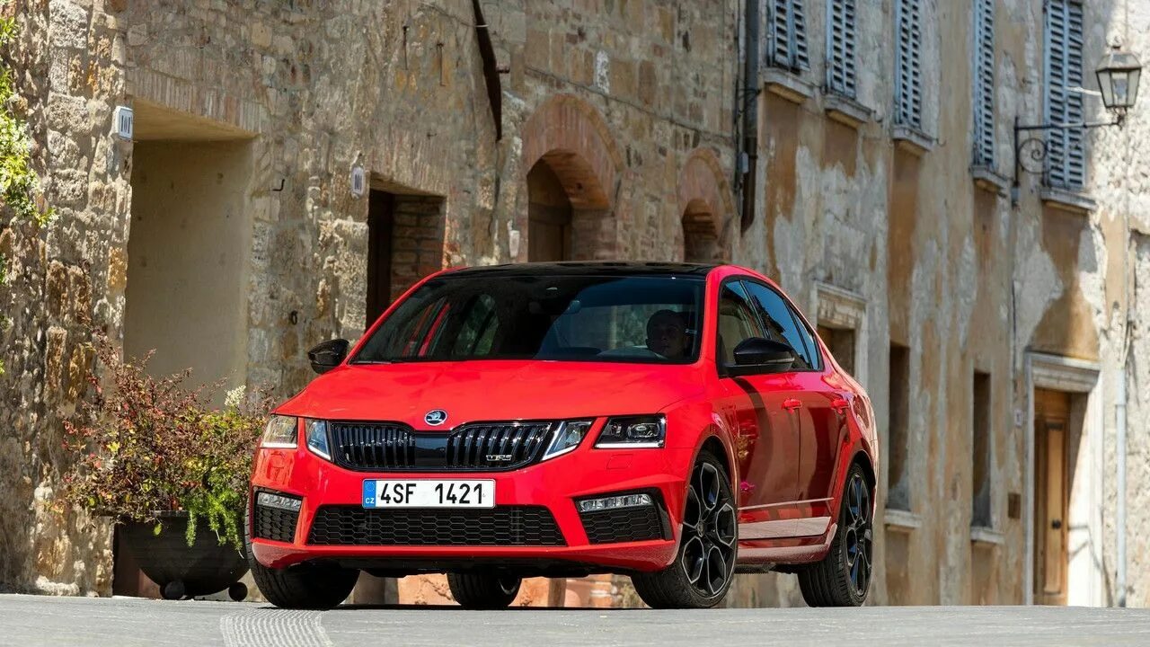 Skoda Octavia RS 2021. Skoda Octavia RS 2018.