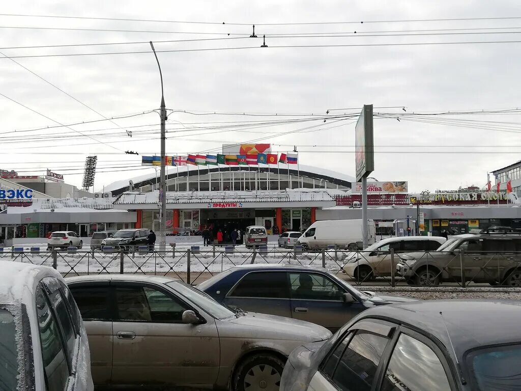 Центральный рынок, Новосибирск, улица Мичурина, 12. Центральный рынок Новосиб. Торговый центр у центрального рынка Новосибирск. Остановка Центральный рынок Новосибирск.