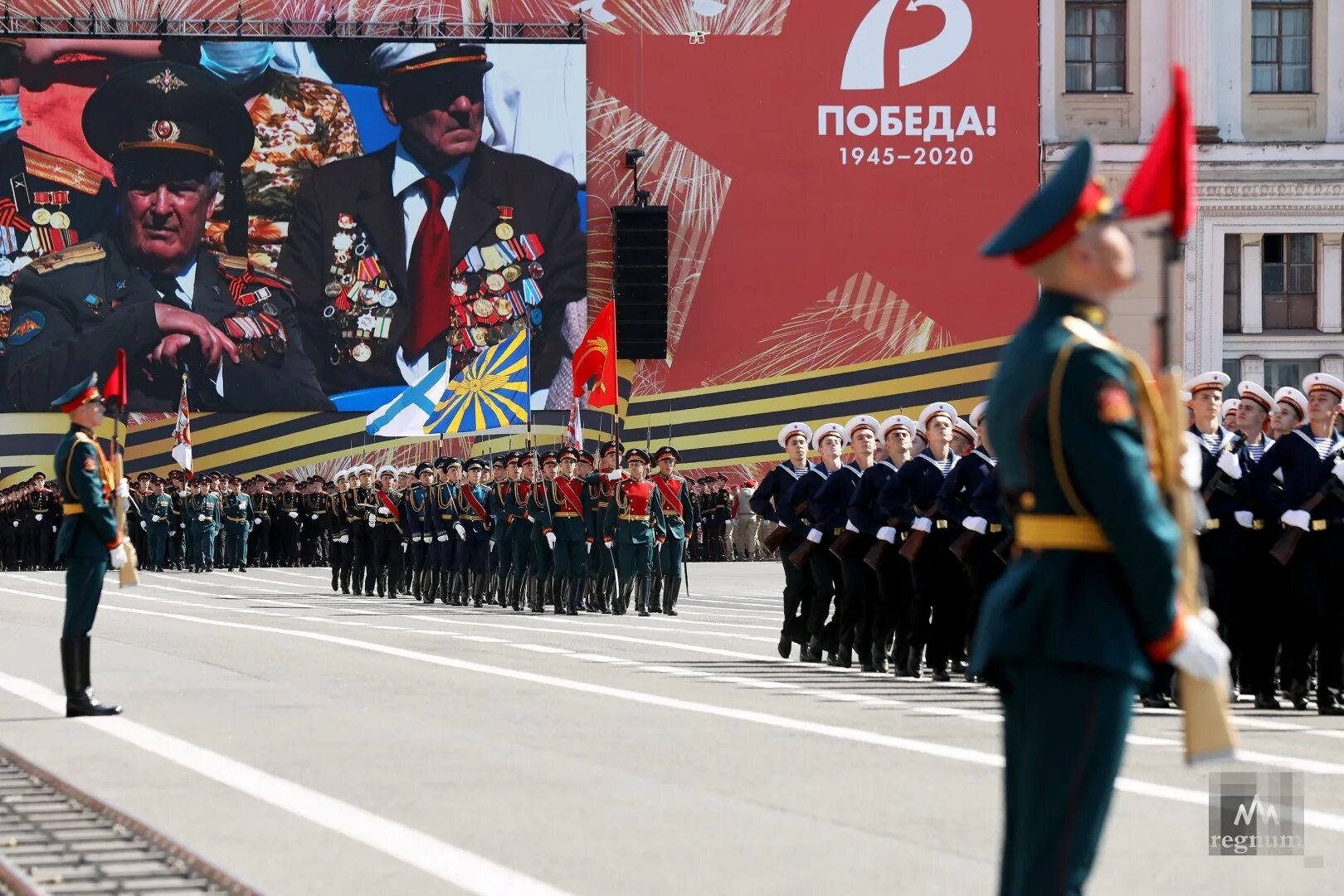 9 мая 2000. Парад 75 лет Победы Москва. Парад Победы 2000г в Москве. Парад Победы в СПБ 22год. Парад Победы 2000.