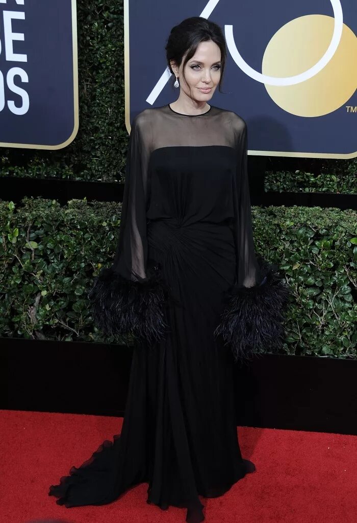 Hourglassmama. Джоли 2018 annie awards. Анджелина джоли золотой глобус 1999. Анджелина джоли голден глоб 2012. Анджелина джоли золотой глобус зеленое платье.