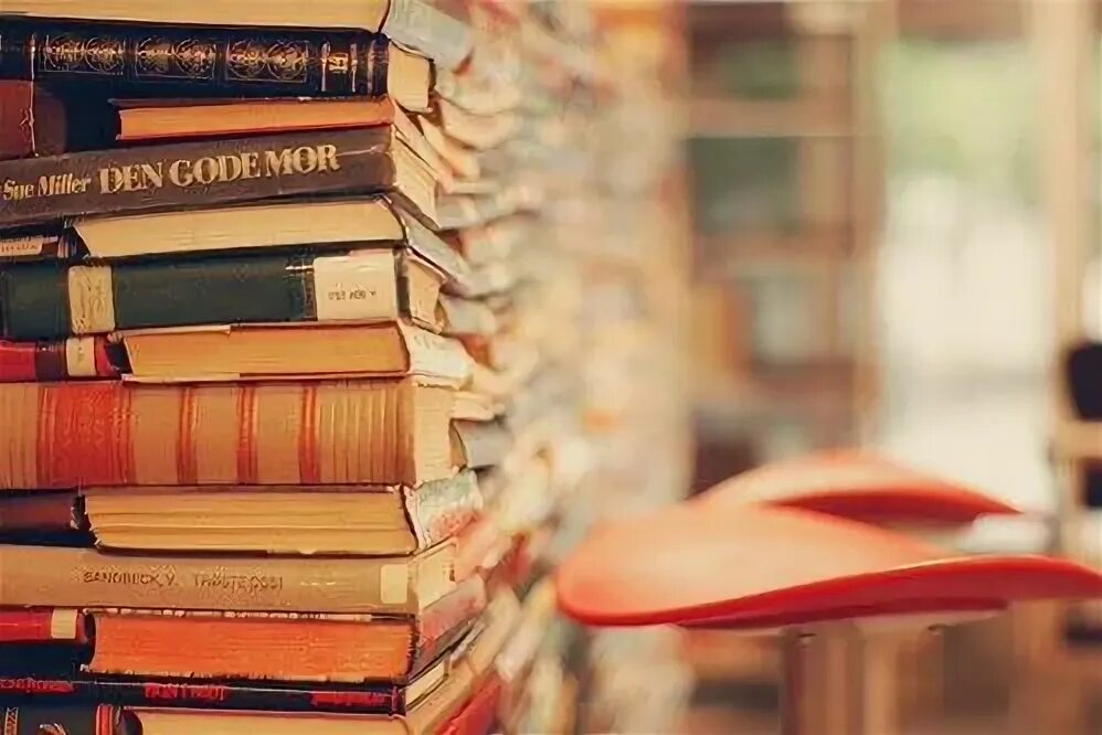 My looking book. Book blog. columns of books. i (read) your book several times.
