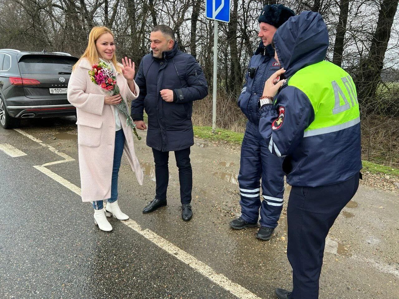 Сотрудник гаи. Динское гаи фото. Красная 154 гаи динская. Динская полиция сотрудники. Инспектора в динском гибдд.