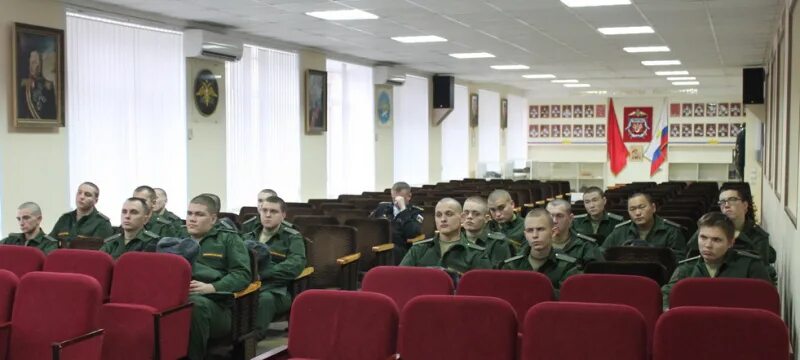 Военкомат г оренбург. Областной военкомат Оренбург. Военный комиссариат Оренбург Маршала Жукова. Призывной пункт Оренбург. Оренбургский военкомат на Маршала Жукова.