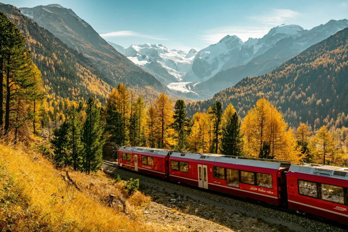 Юнгфрау (железная дорога). Озеро интерлакен швейцария. Travel switzerland. Бёрн оберланд швейцария. Швейцария поезд ледяной экспресс.