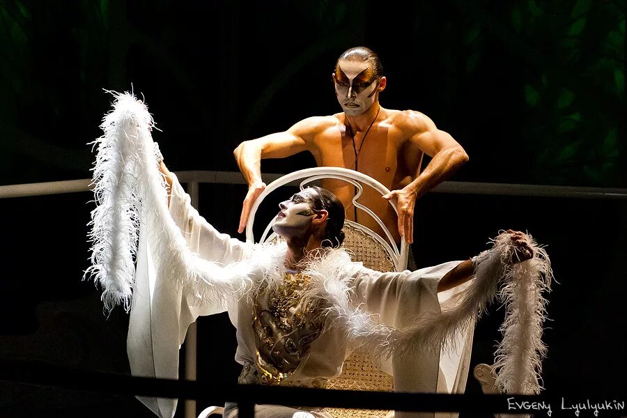 "служанки" (жан жене) - театр романа виктюка (2007 год). музыка из спектакля служанки. служанки виктюк. служанки роман виктюк мадам. музыка из спектакля служанки.