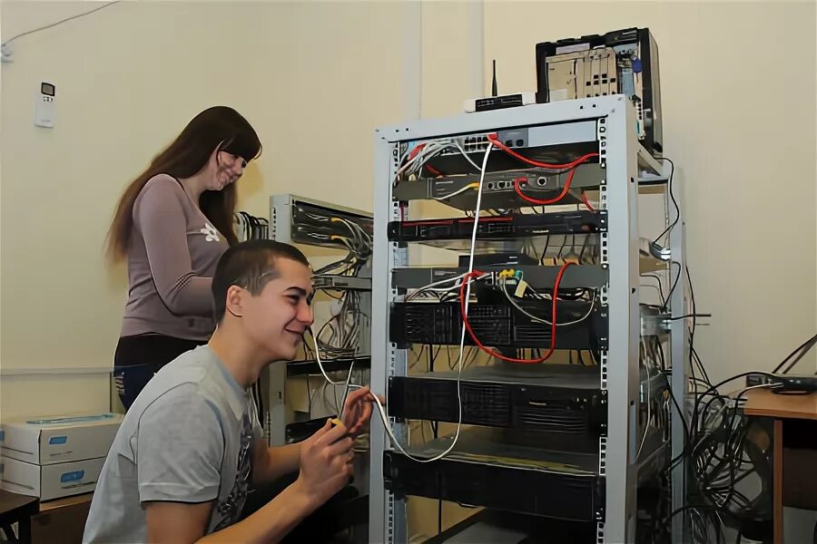 сетевой техникум. сетевое и системное администрирование. южноуральский государственный колледж специальности. возможности в техникуме. инженер связи.