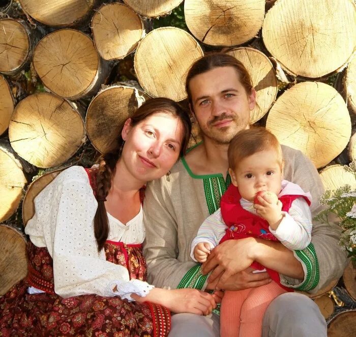 Семейные родовые. Род семья. Древо родословия. Семейные родовые. Семейные родовые.