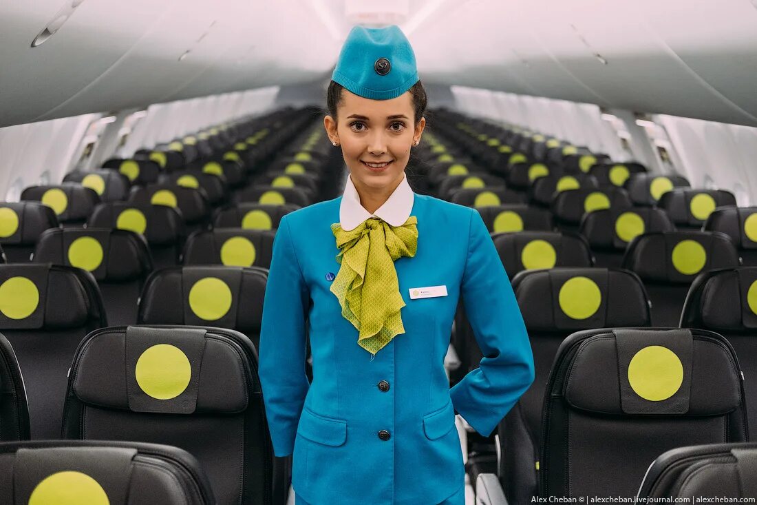 Новые правила s7. Стюардессы s7 Airlines Новосибирск. S7 Airlines форма бортпроводников. Стюардесса с7 Эйрлайнс. Стюардессы s7 Домодедово.