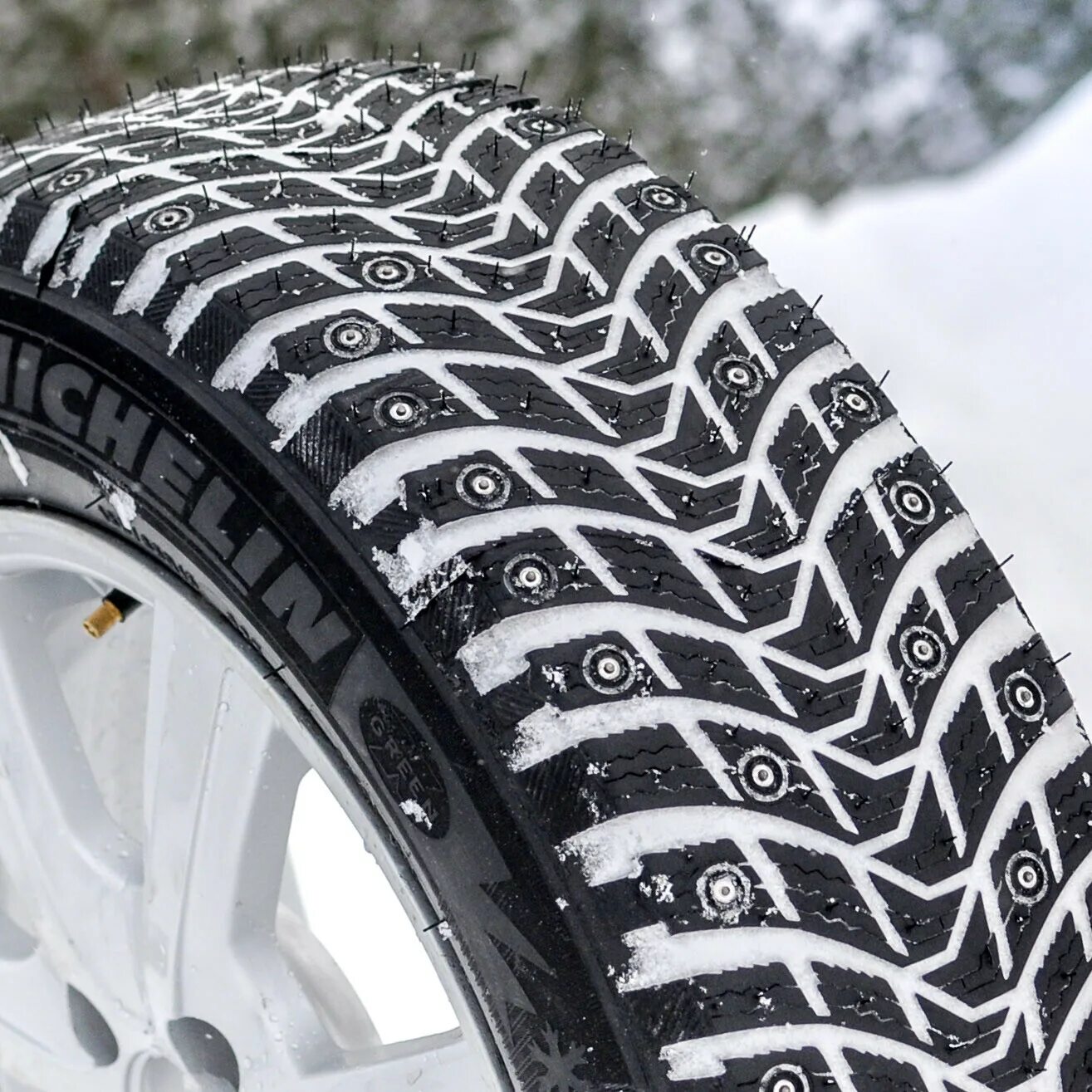 Шины мишлен айс. Мишлен x Ice North 3. Шип Michelin x-Ice North 3. Michelin x-Ice North 3 r15. Шины Michelin x-Ice North 4.