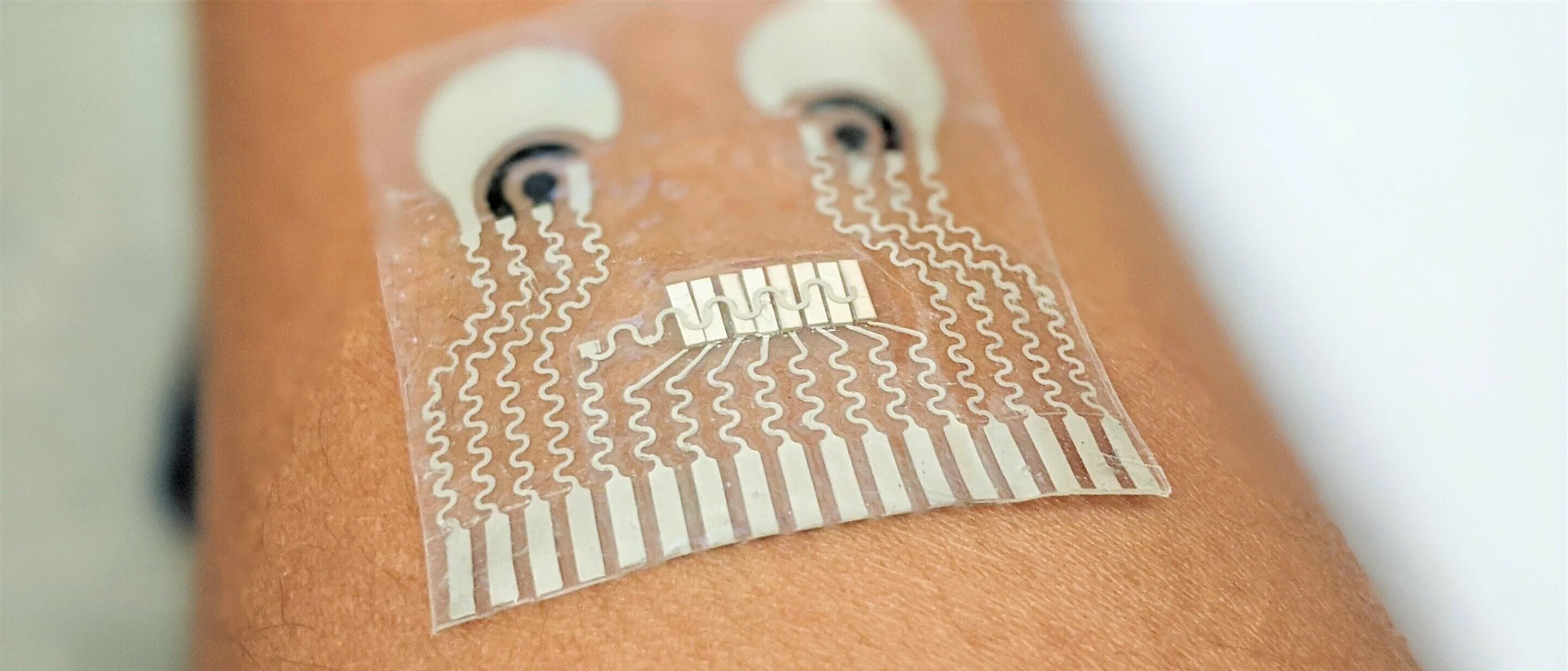 Smart patch. Капсаицин пластырь. Пластырь будущего. Лейкопластырь инсулиновый. Умный пластырь.