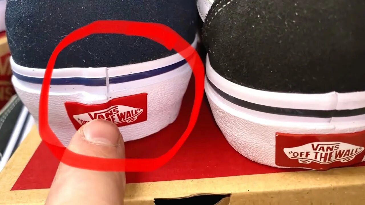 Как отличить паль от оригинала. Ванс олд скул паль и оригинал. кеды vans паль и оригинал. vans кеды оригинал и подделка отличия. кеды ванс подделка.