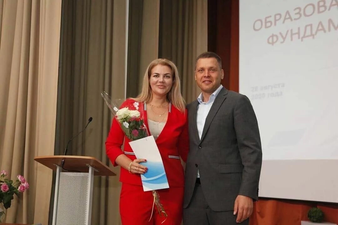 Людмила директор логос. Логос картинки. Логос директор. Директор гимназии логос. Логос директор.