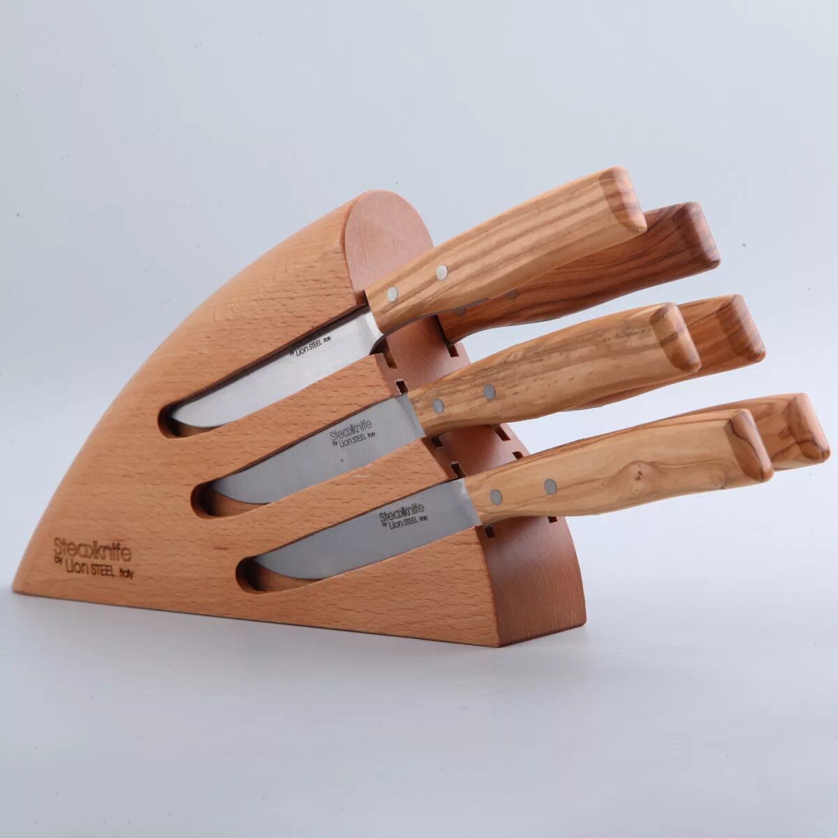 Набор ножей для стейка. Набор кухонных ножей на подставке 4шт 861302. подставка для кухонных ножей. подставка для ножей деревянная. необычные подставки для ножей.
