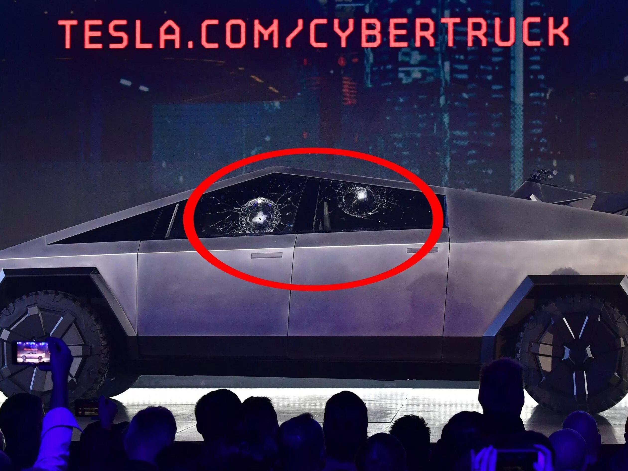 Тесла cyber truck салон. Сколько тесла кибер трак. Tesla cybertruck. Tesla cybertruck электромобиль. Автомобиль tesla cyber truck.